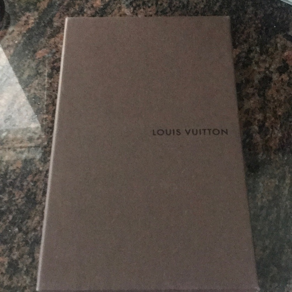 Lv wallet box